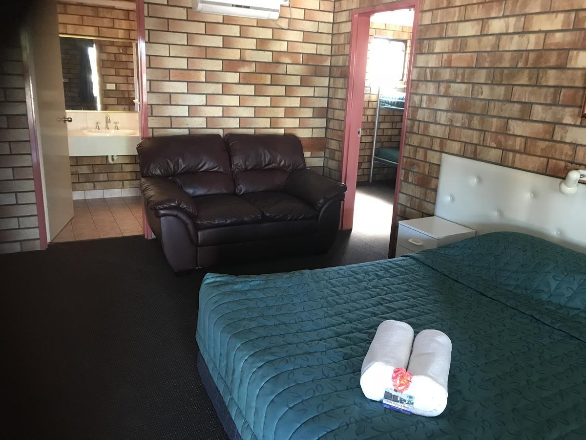 Miles Outback Motel Εξωτερικό φωτογραφία