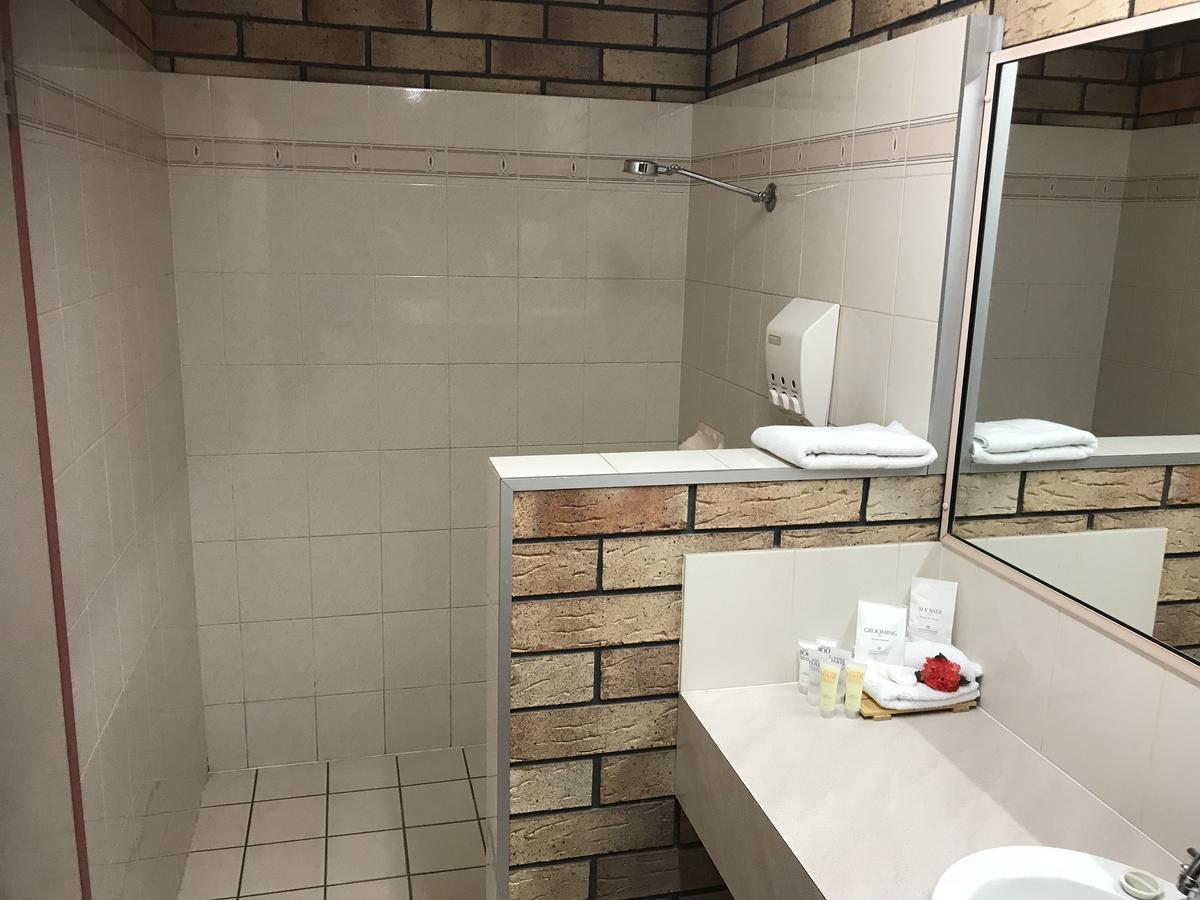 Miles Outback Motel Εξωτερικό φωτογραφία