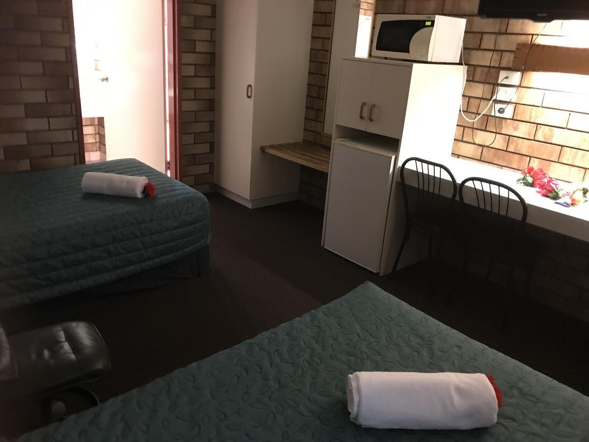 Miles Outback Motel Εξωτερικό φωτογραφία