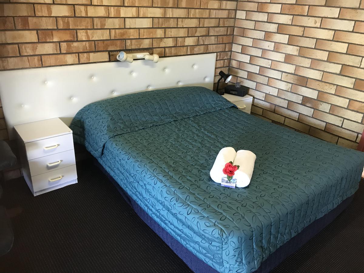 Miles Outback Motel Εξωτερικό φωτογραφία