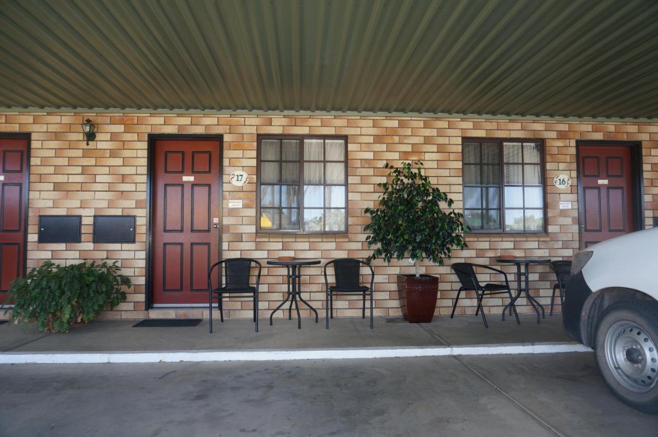 Miles Outback Motel Εξωτερικό φωτογραφία